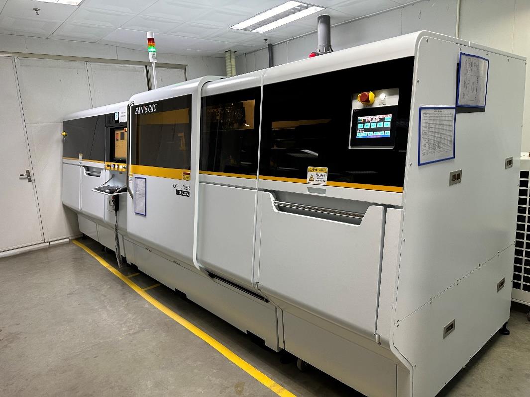 大族镭射钻孔机